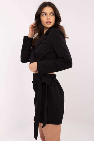Skirt pants with wide legs and high waist for elegant occasions.