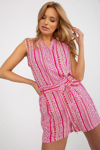 Summer short with high waist, tie waistband, slip pockets, and pink geometric pattern.